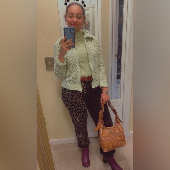 Meet your Posher, Zoë - Picture 5 of 5